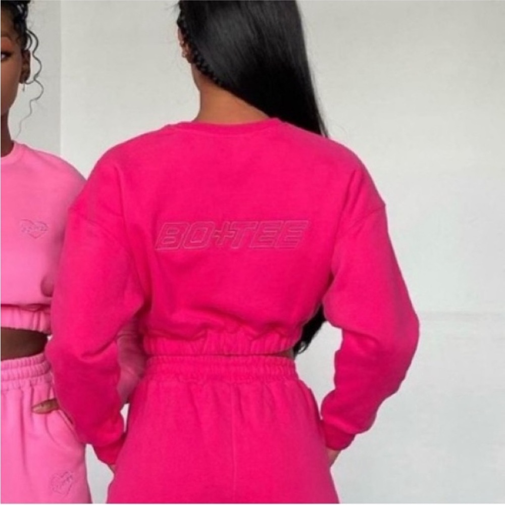 Bo + tee self love Cropped Sweatshirt